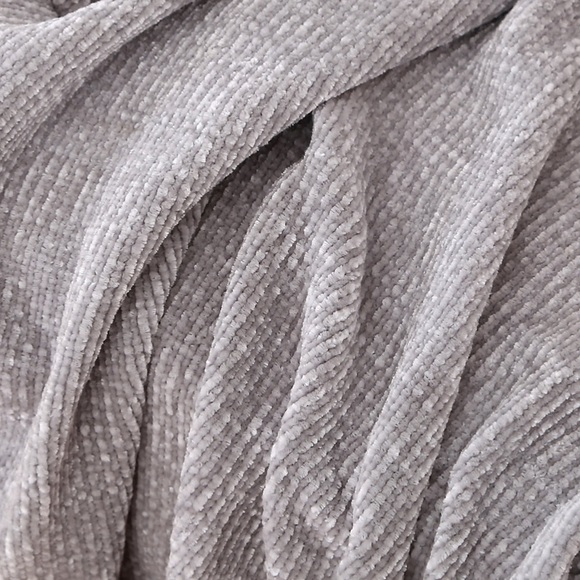 Cuddle Duds Live In Layers Chenille Throw 50" x 60" Gray Super Soft Christmas - Picture 4 of 5